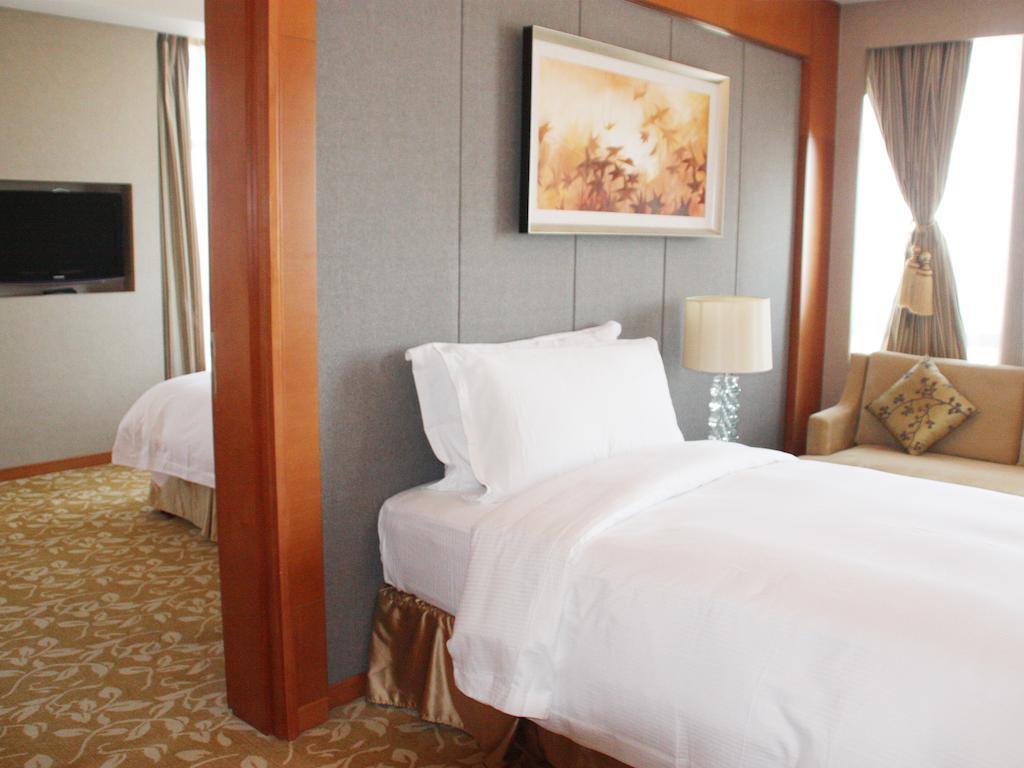 Howard Johnson Plaza Waigaoqiao Shanghai Værelse billede