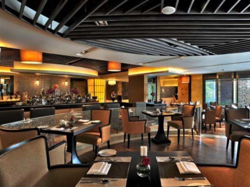 Howard Johnson Plaza Waigaoqiao Shanghai Eksteriør billede